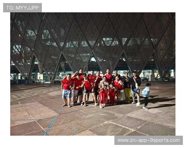 球队粉丝文化:从球迷应援到球迷聚会的演变,球迷聚集 球队粉丝文化:从球迷应援到球迷聚会的演变,球迷聚集